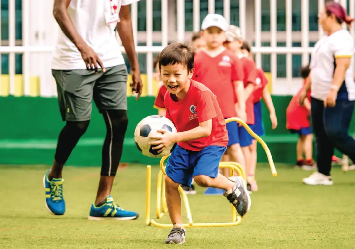 Chương trình dạy IB dựa trên những kiến ​​thức mới nhất Tiêu chuẩn Hoa Kỳ và Tú tài Quốc tế kết hợp 6 môn học chính